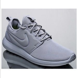 gray roshe 2